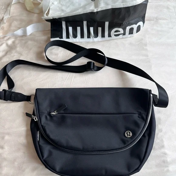 Lululemon Athletica Black “All night festival Bag” - Picture 2 of 15